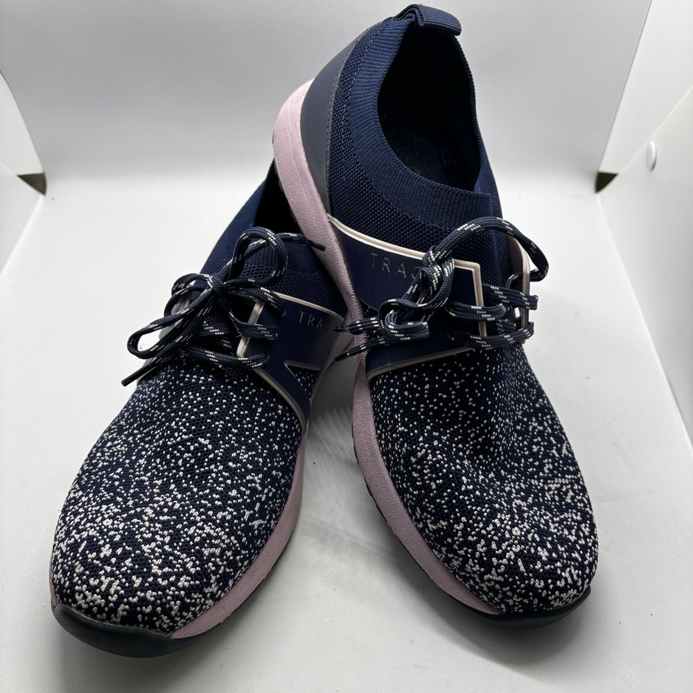 TRAQ/Alegria Qool smart walking shoe/lace-up sneakers-Woman’s 9